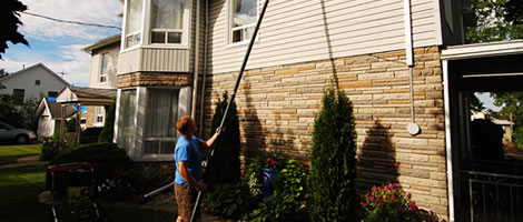 Oakville-Commercial-Eavestrough-Cleaning